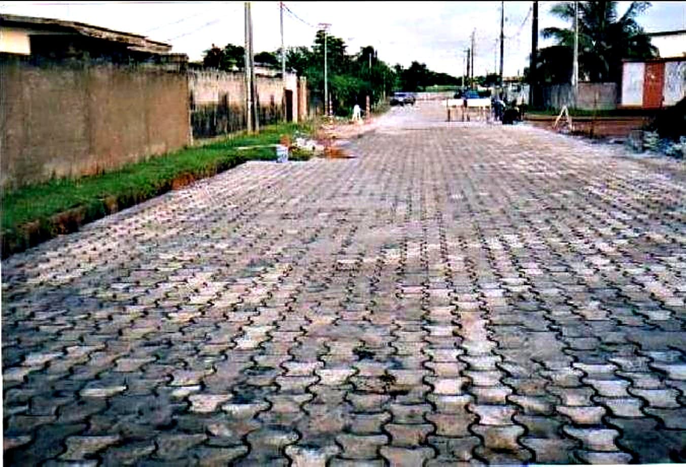 Rue pavée terminée à Cocotier